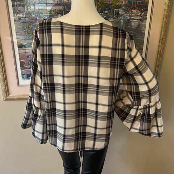 PLAID SHIRT W/ KNOTTED HEM + TRUMPET SLEEVE - Picture 5 of 5